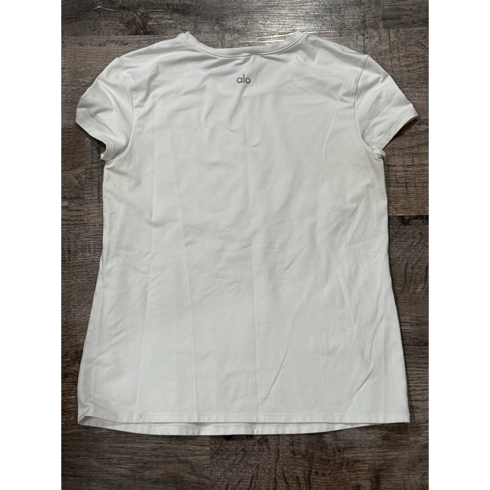 Alo Plain White Womens Tee Tshirt Gray Logo EST Size Small Soft Short Sleeve